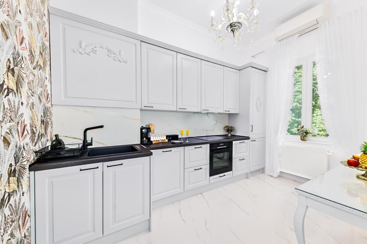 Luxury Class Apartment - 1St Floor, Large Apartment, Downtown, Newly Renovated, Fast Wifi, 4X Air Conditioning ซาเกร็บ ภายนอก รูปภาพ