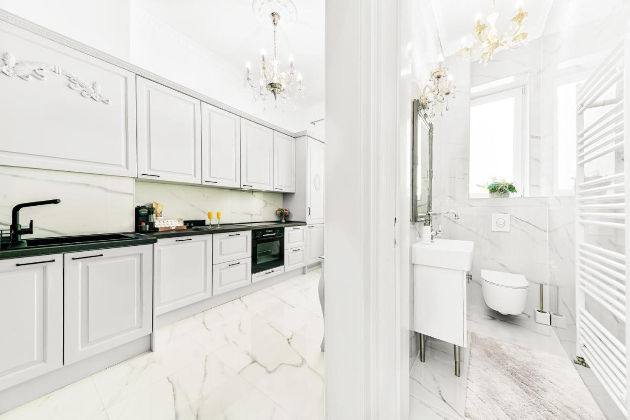 Luxury Class Apartment - 1St Floor, Large Apartment, Downtown, Newly Renovated, Fast Wifi, 4X Air Conditioning ซาเกร็บ ภายนอก รูปภาพ