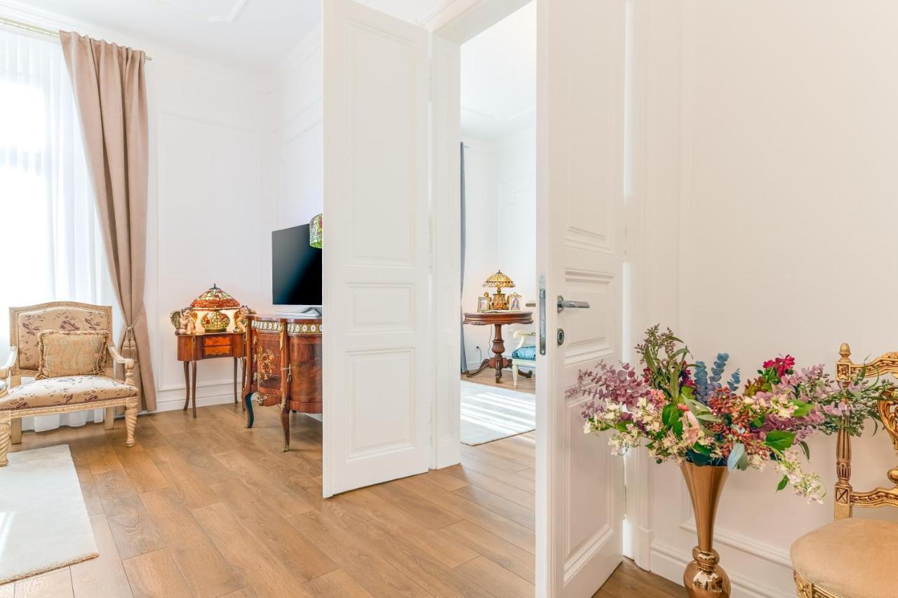Luxury Class Apartment - 1St Floor, Large Apartment, Downtown, Newly Renovated, Fast Wifi, 4X Air Conditioning ซาเกร็บ ภายนอก รูปภาพ