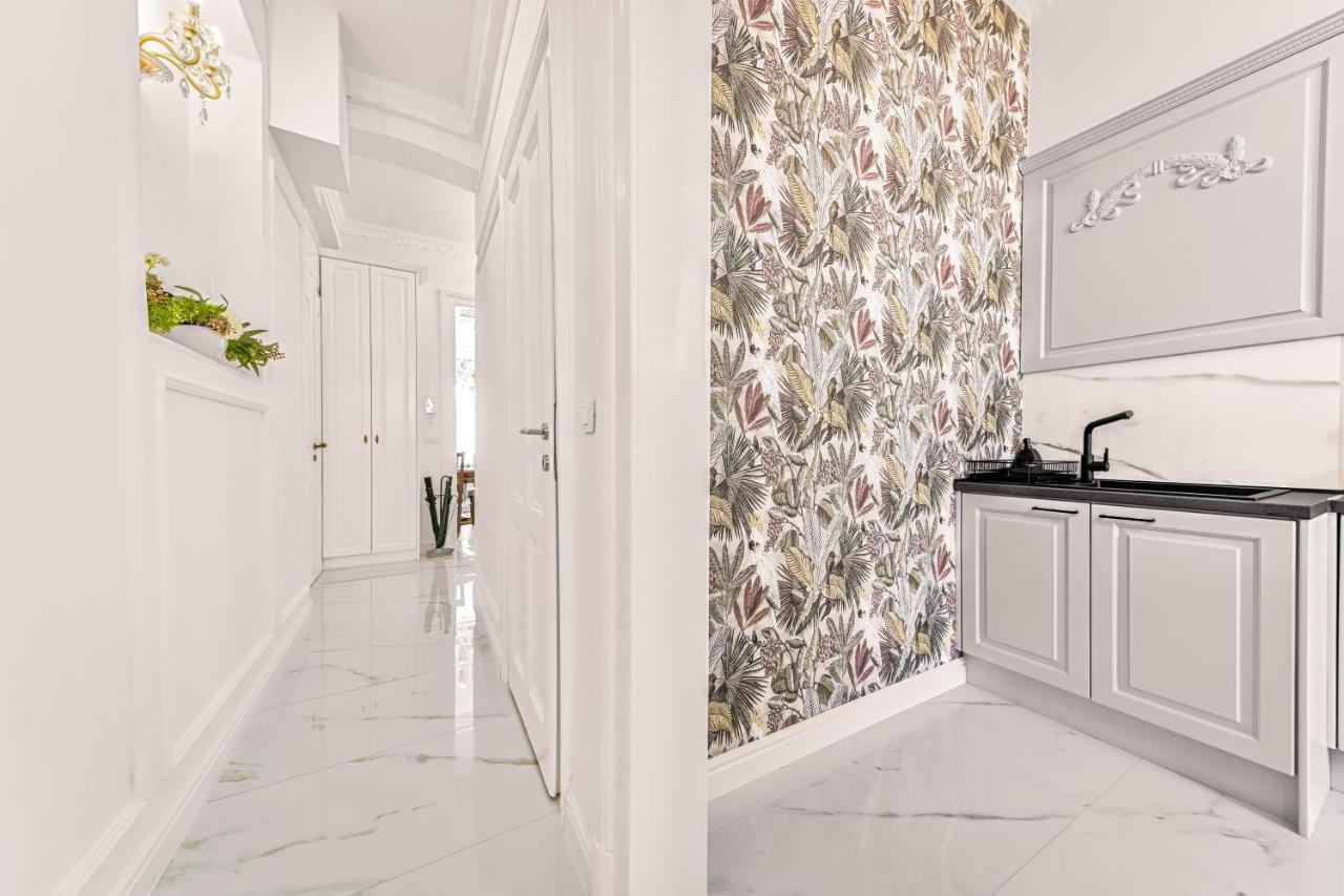 Luxury Class Apartment - 1St Floor, Large Apartment, Downtown, Newly Renovated, Fast Wifi, 4X Air Conditioning ซาเกร็บ ภายนอก รูปภาพ